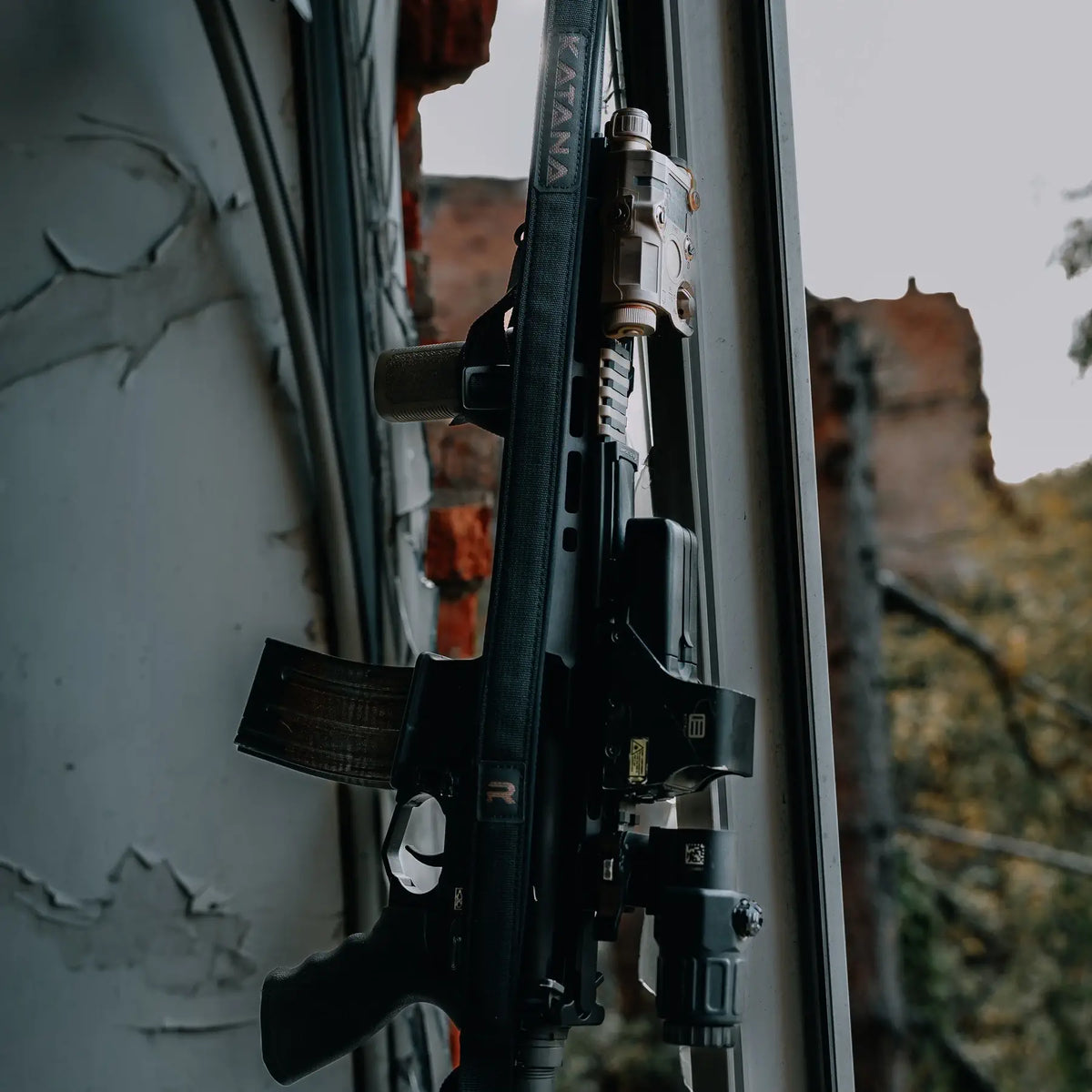 Divu Punktu Ieroču Siksna RAGNAROK Katana Ar Karabīni Black — attēls 6