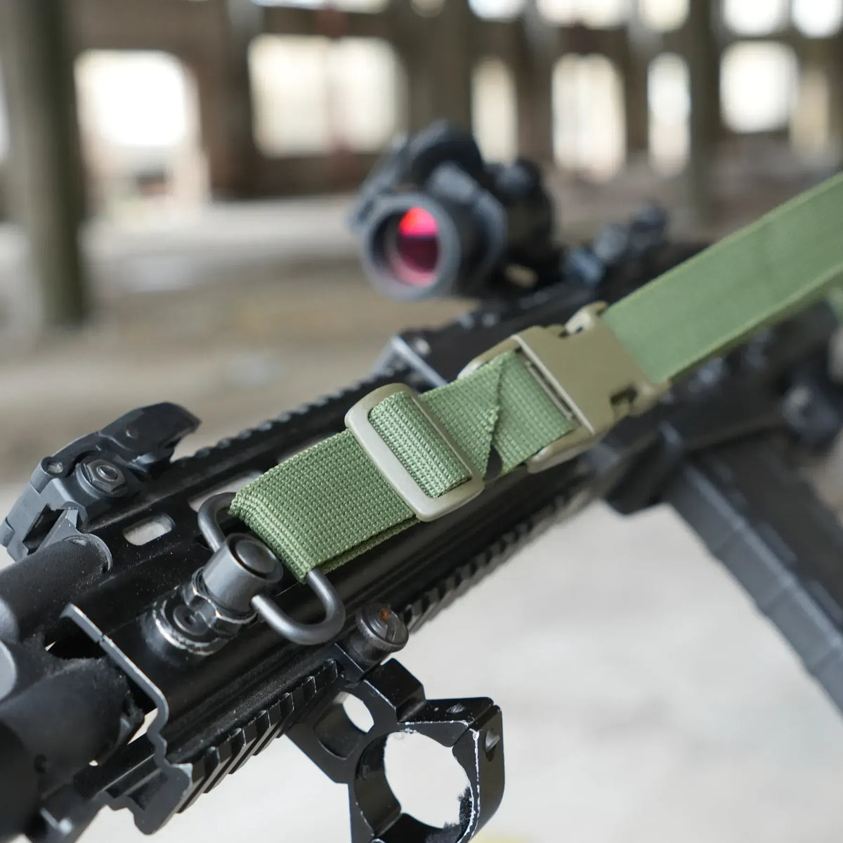 Trīs Punktu Polsterēta Ieroča Siksna RAGNAROK Kraken ar Karabīni Olive — attēls 4